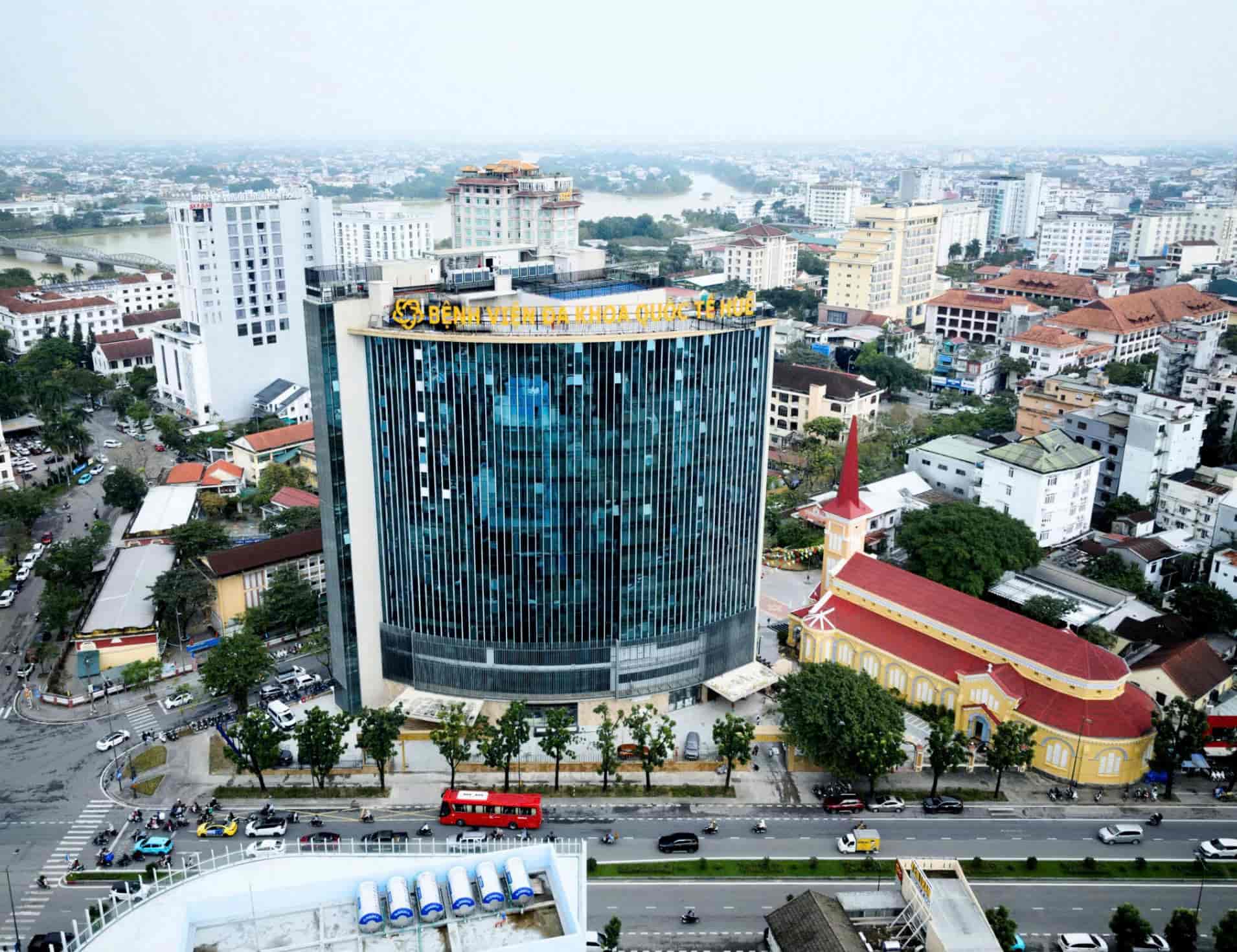 Đưa y tế hiện đại về Cố đô - Khát vọng vì con người Huế